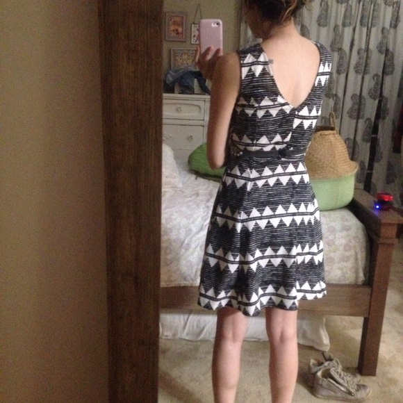 H&M sleeveless pattern printed v neck dress XS - Picture 5 of 8